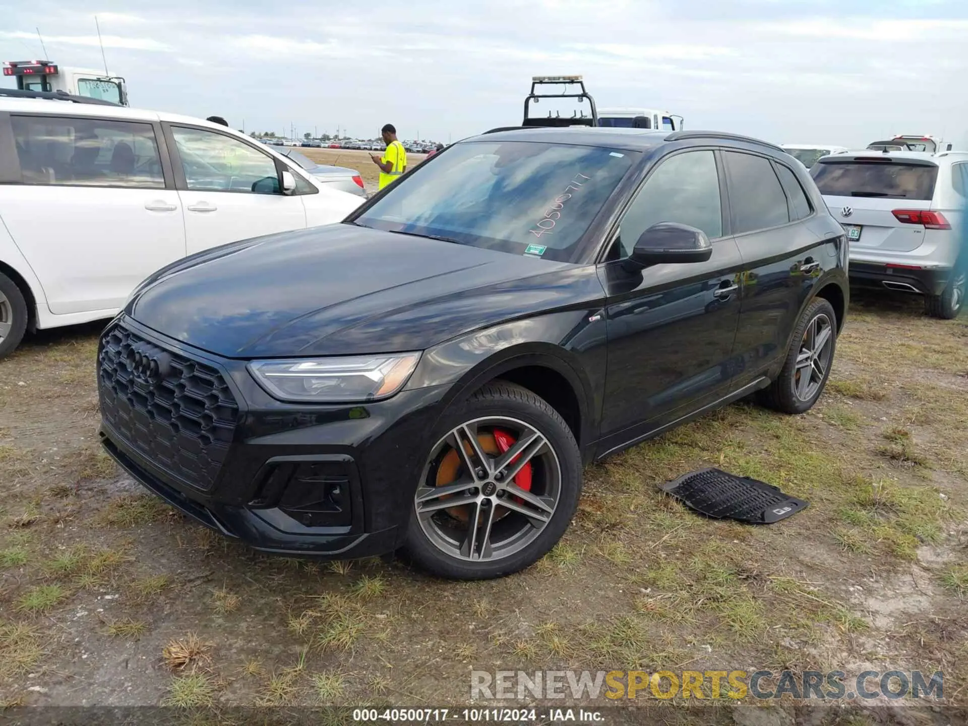2 Photograph of a damaged car WA1E2AFY6R2061951 AUDI Q5 2024