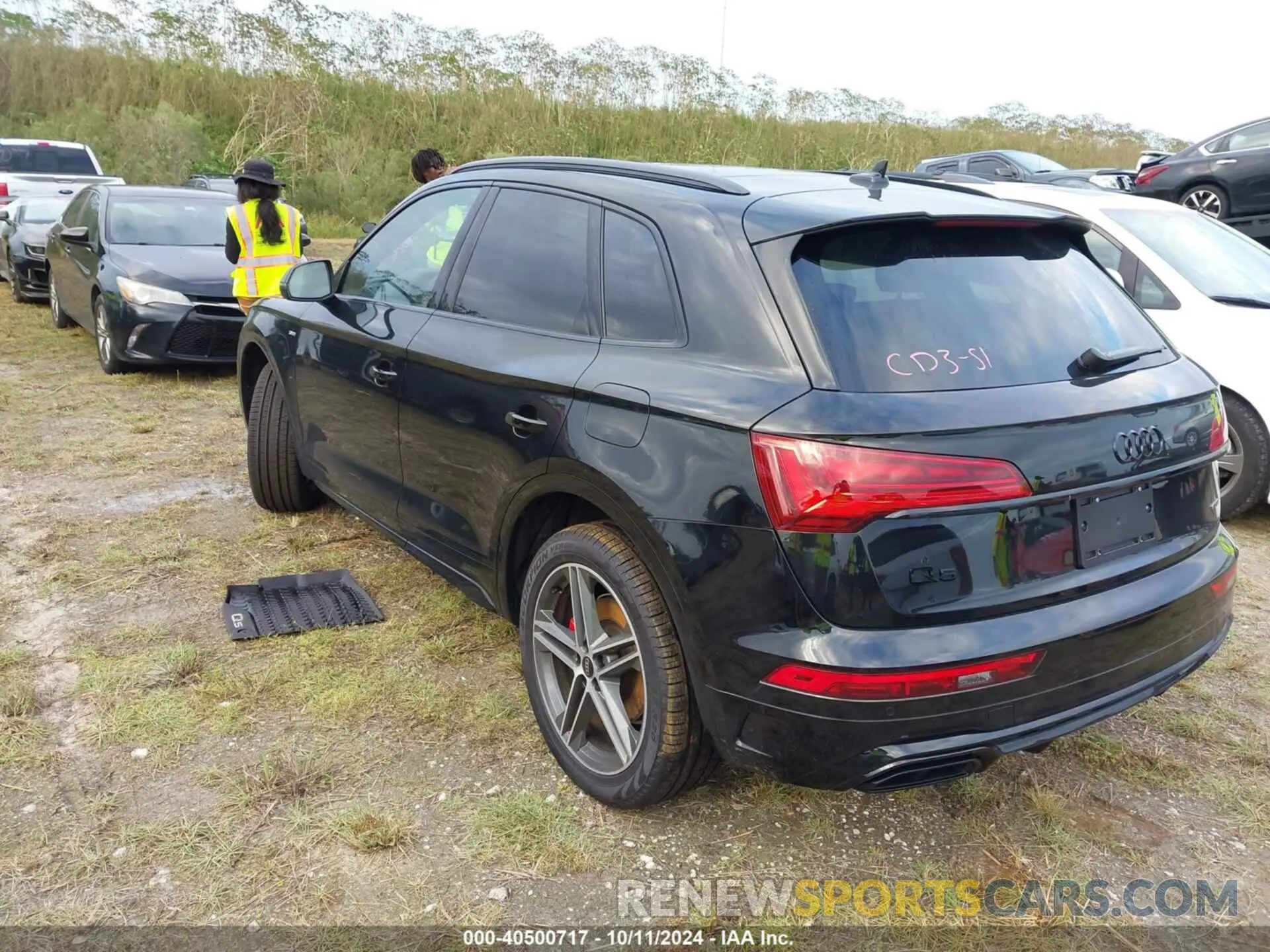 3 Photograph of a damaged car WA1E2AFY6R2061951 AUDI Q5 2024