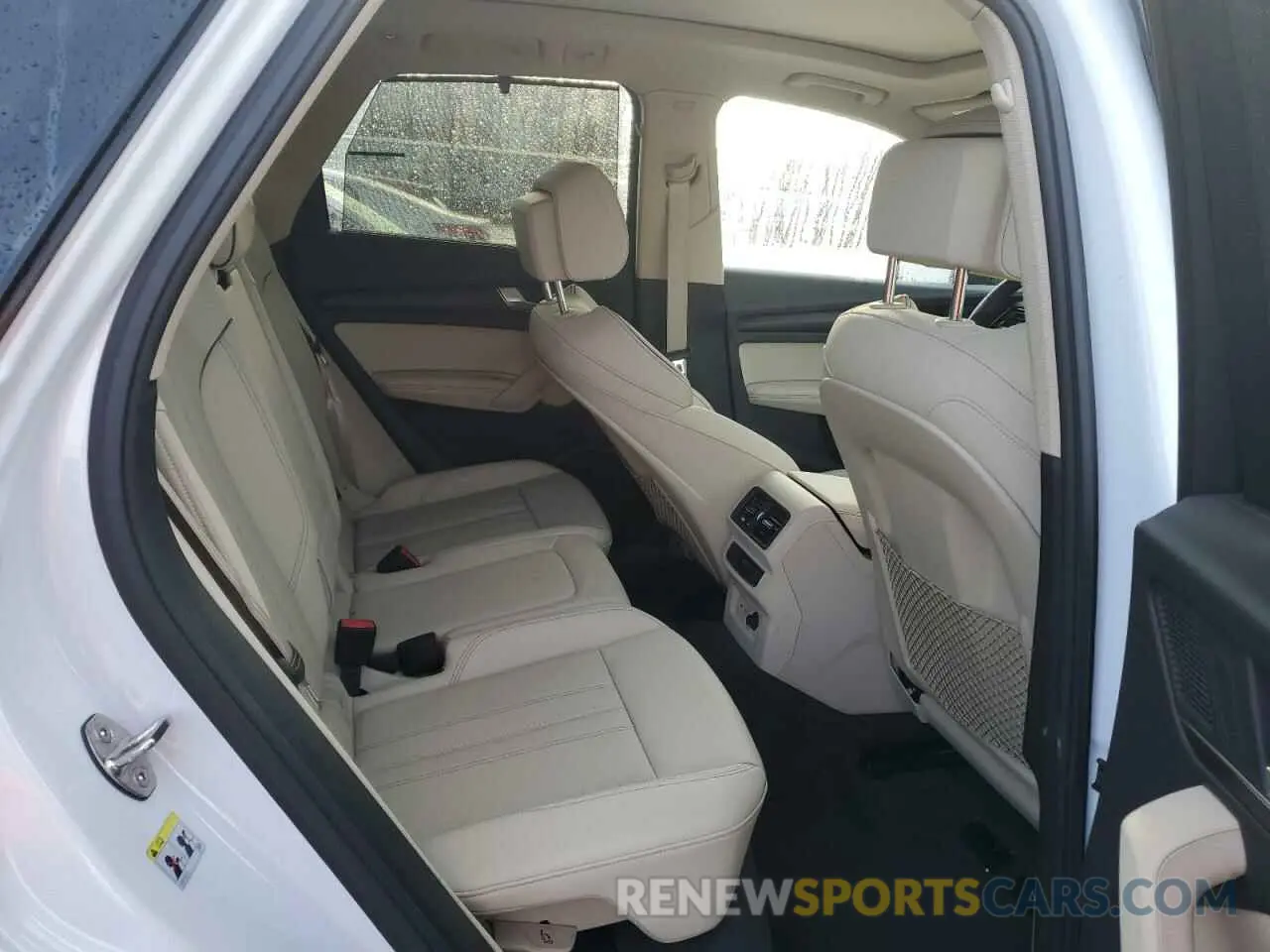 11 Photograph of a damaged car WA1E2AFY6R2070701 AUDI Q5 2024