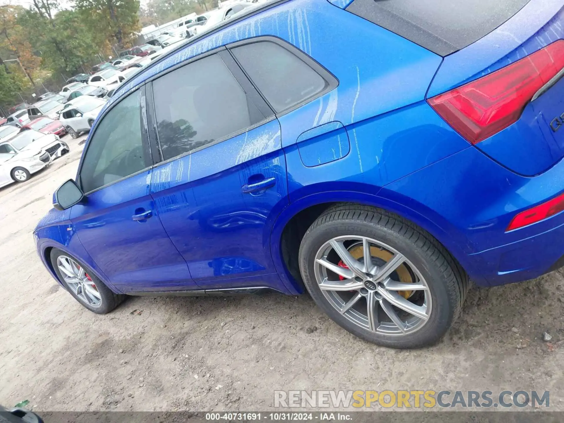 14 Photograph of a damaged car WA1E2AFY7R2029543 AUDI Q5 2024
