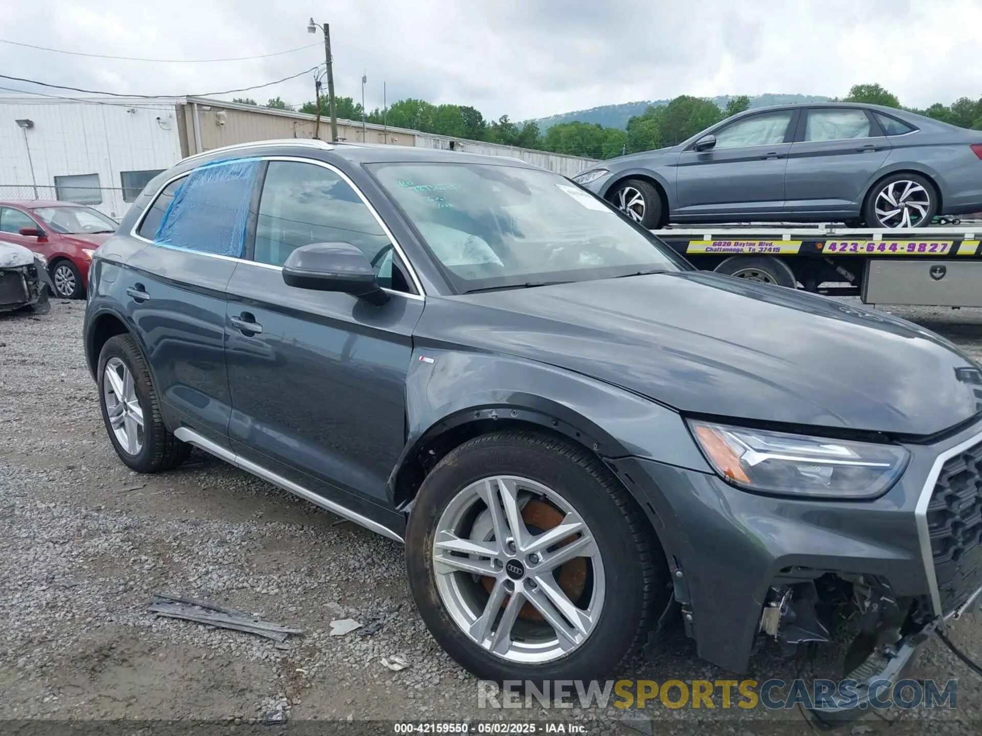 13 Photograph of a damaged car WA1E2AFY7R2150931 AUDI Q5 2024