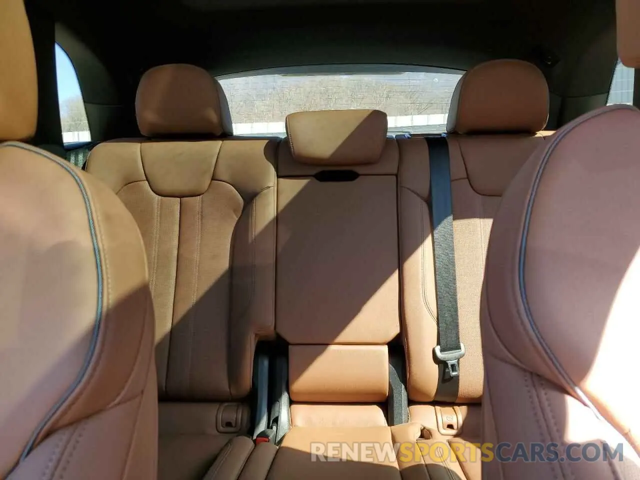 10 Photograph of a damaged car WA1EAAFY0R2038894 AUDI Q5 2024