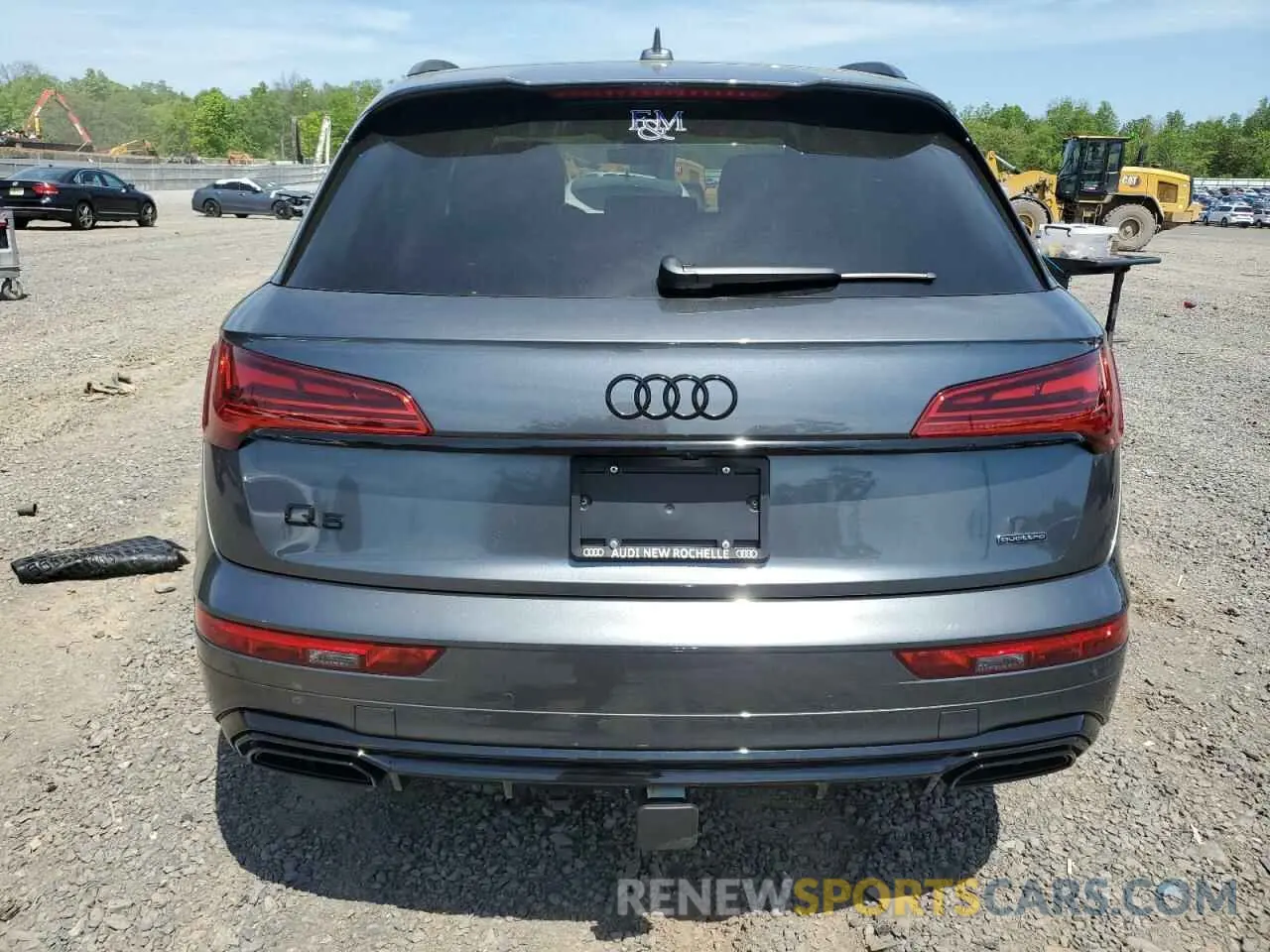 6 Photograph of a damaged car WA1EAAFY0R2070499 AUDI Q5 2024