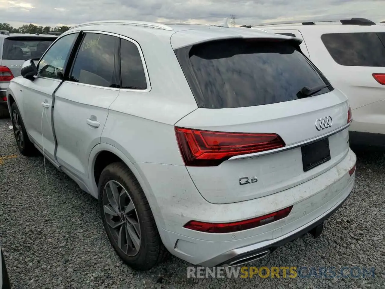 2 Photograph of a damaged car WA1EAAFY1R2005399 AUDI Q5 2024
