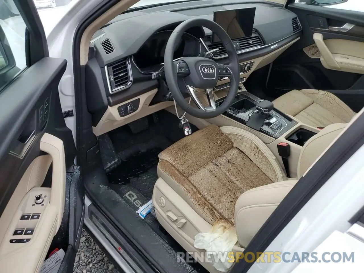 8 Photograph of a damaged car WA1EAAFY1R2005399 AUDI Q5 2024