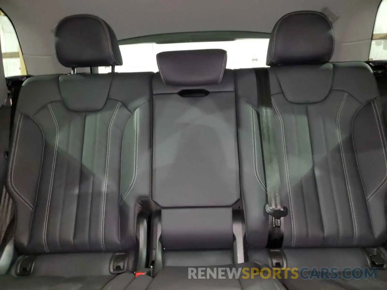 10 Photograph of a damaged car WA1EAAFY1R2068826 AUDI Q5 2024