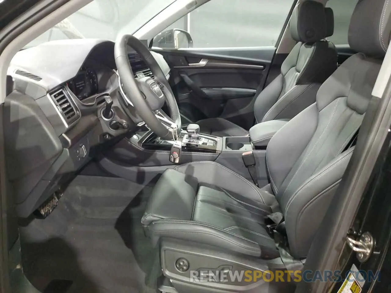 7 Photograph of a damaged car WA1EAAFY1R2068826 AUDI Q5 2024