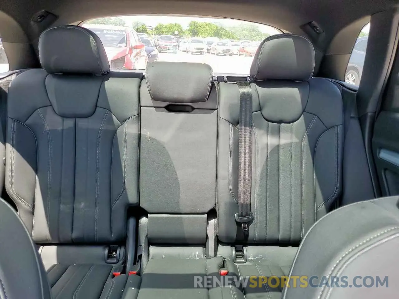 10 Photograph of a damaged car WA1EAAFY1R2135523 AUDI Q5 2024