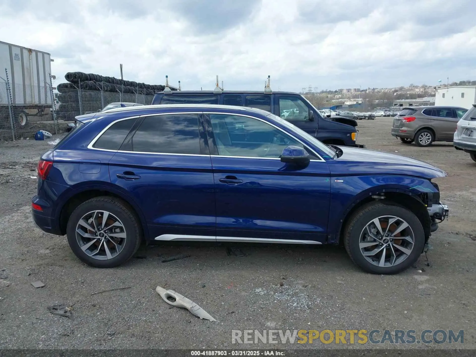 13 Photograph of a damaged car WA1EAAFY2R2018050 AUDI Q5 2024