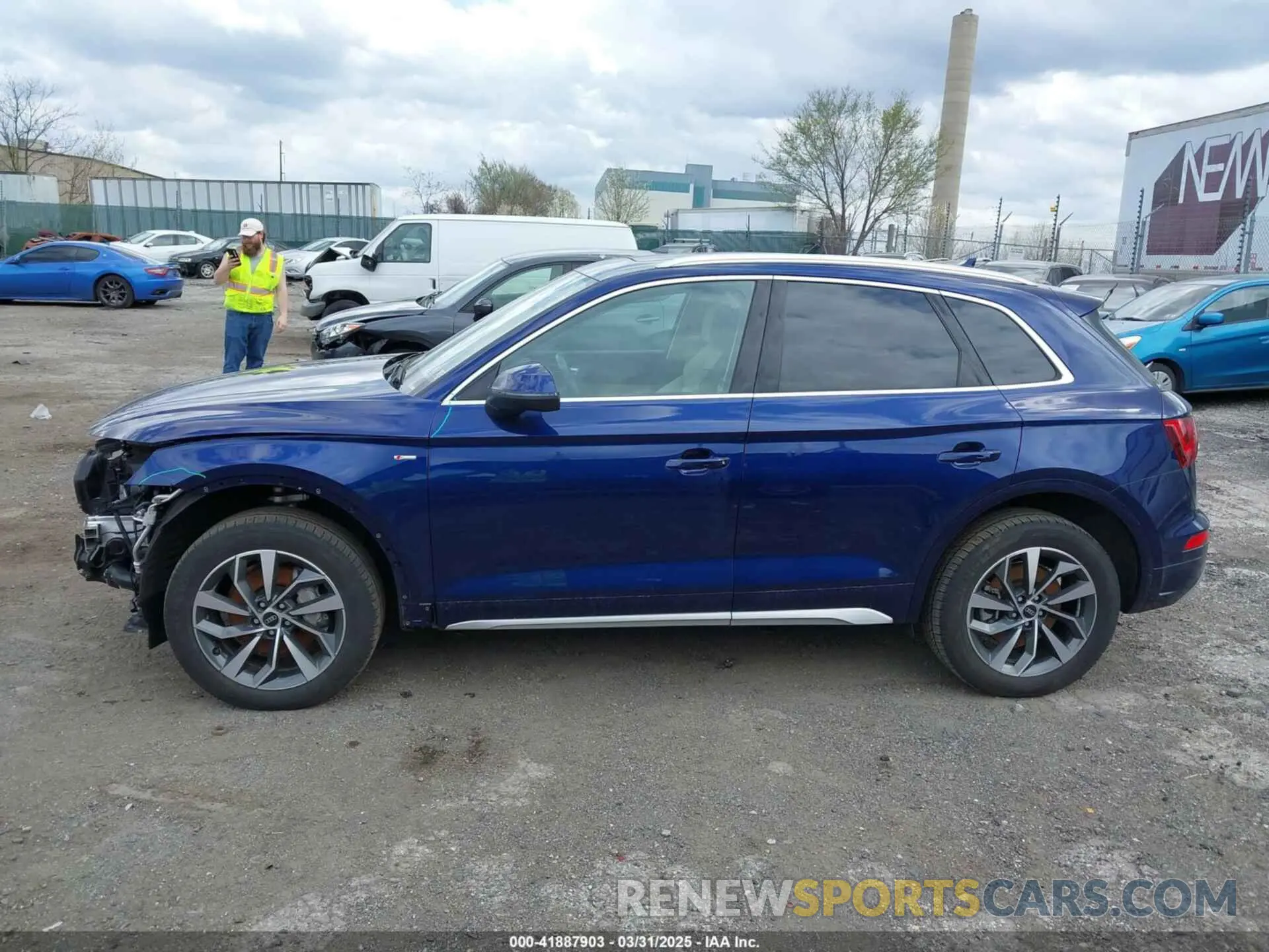 14 Photograph of a damaged car WA1EAAFY2R2018050 AUDI Q5 2024