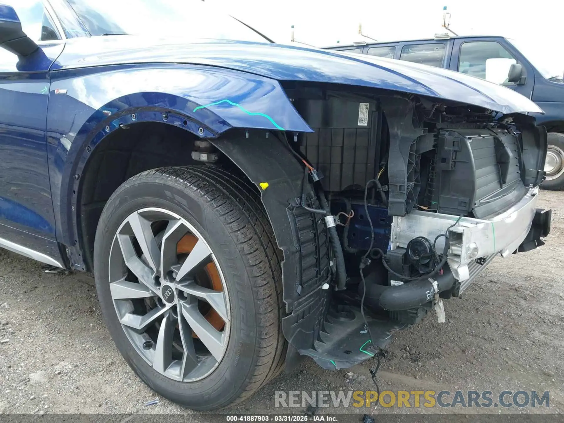 17 Photograph of a damaged car WA1EAAFY2R2018050 AUDI Q5 2024