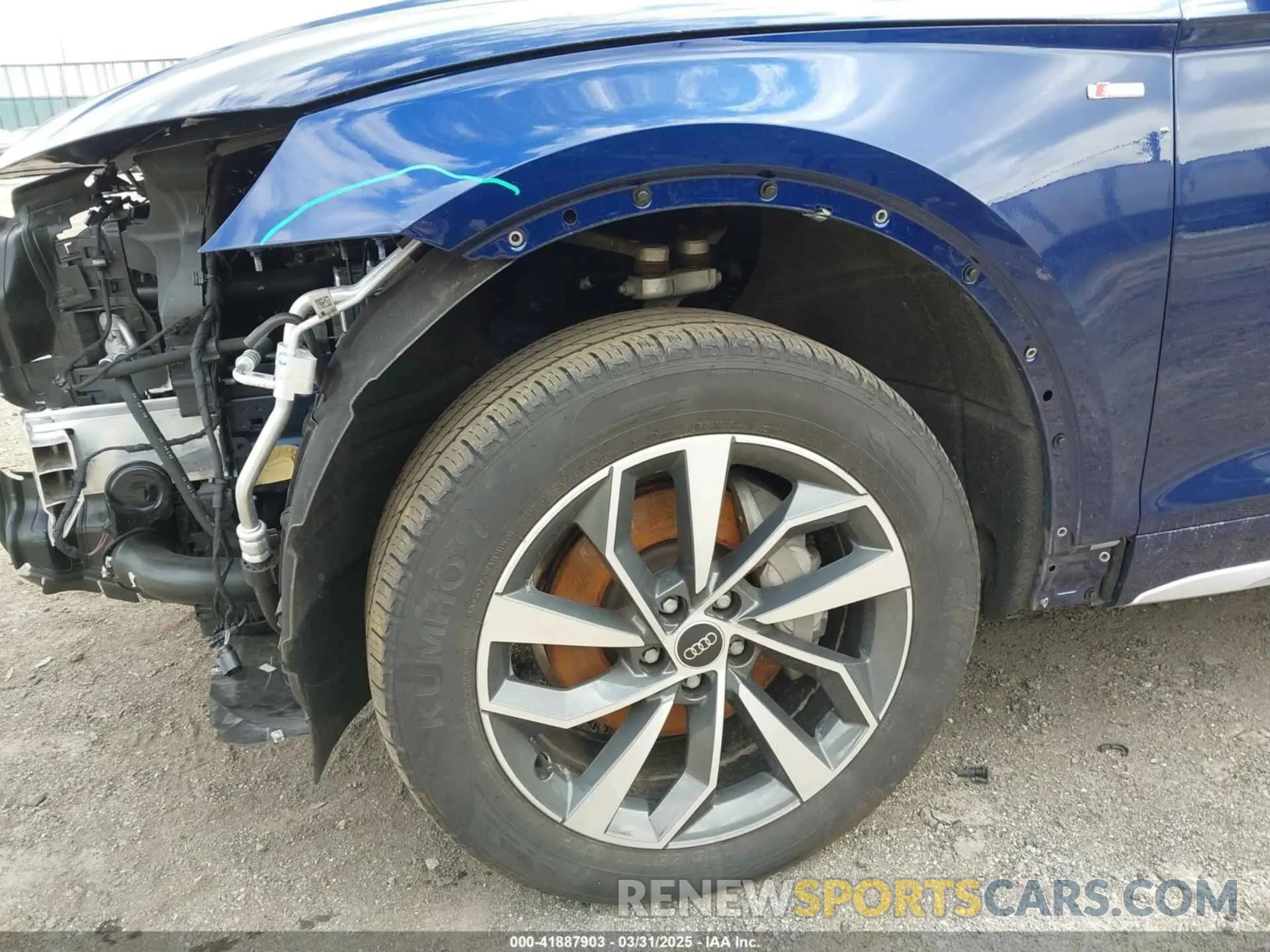 19 Photograph of a damaged car WA1EAAFY2R2018050 AUDI Q5 2024