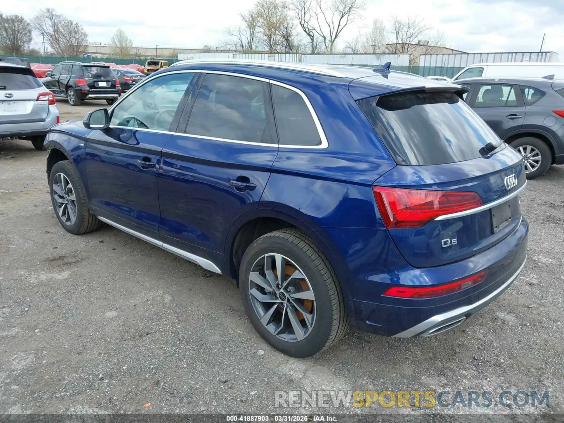 3 Photograph of a damaged car WA1EAAFY2R2018050 AUDI Q5 2024