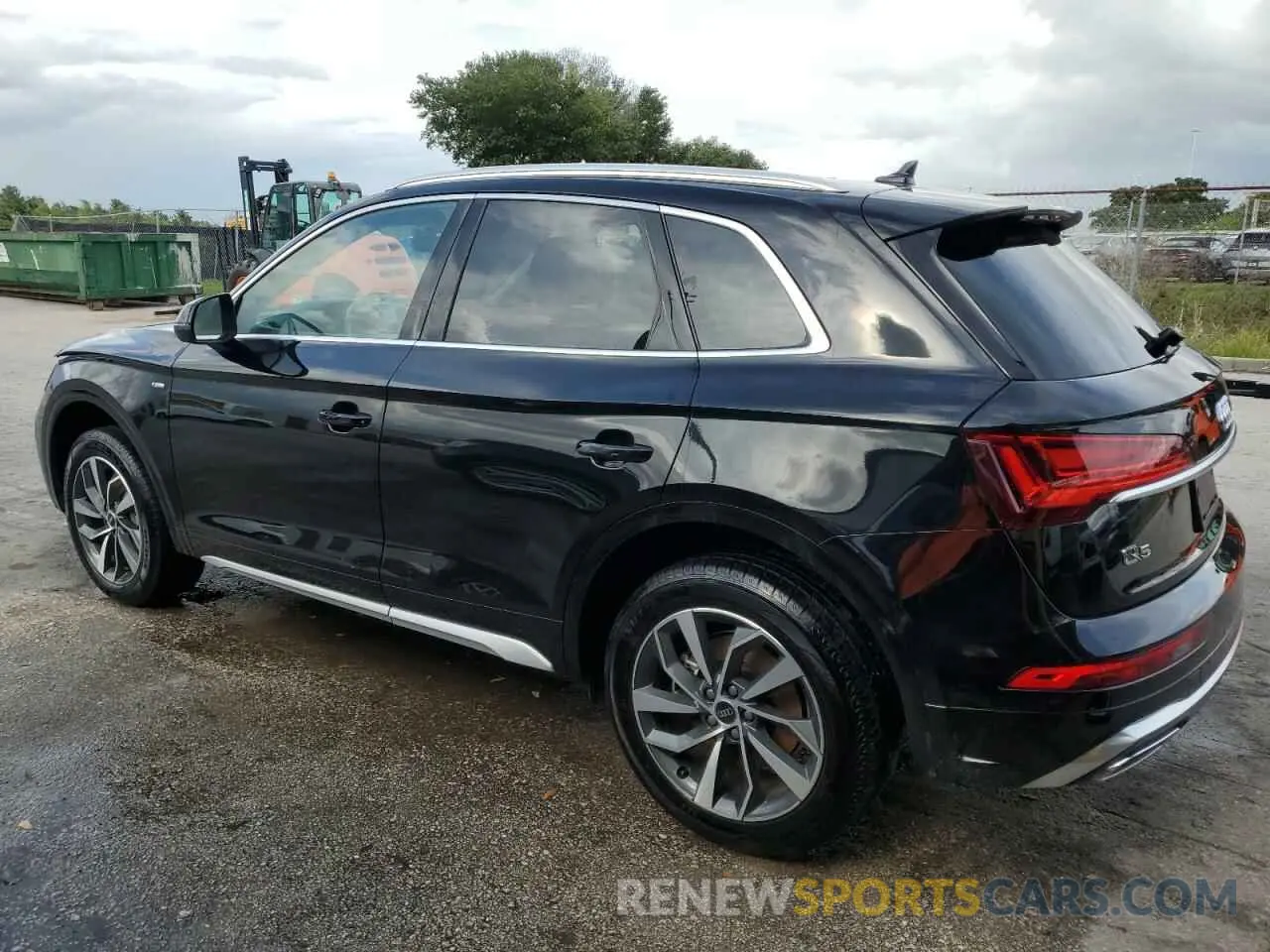 2 Photograph of a damaged car WA1EAAFY2R2021529 AUDI Q5 2024