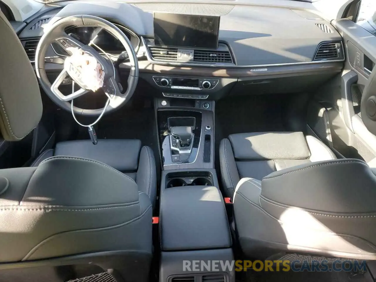 8 Photograph of a damaged car WA1EAAFY2R2028285 AUDI Q5 2024