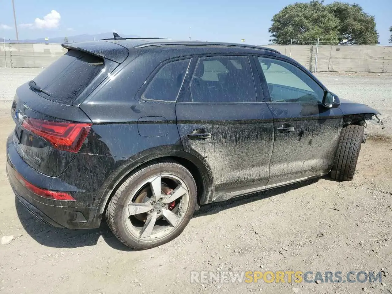 3 Photograph of a damaged car WA1EAAFY2R2037200 AUDI Q5 2024