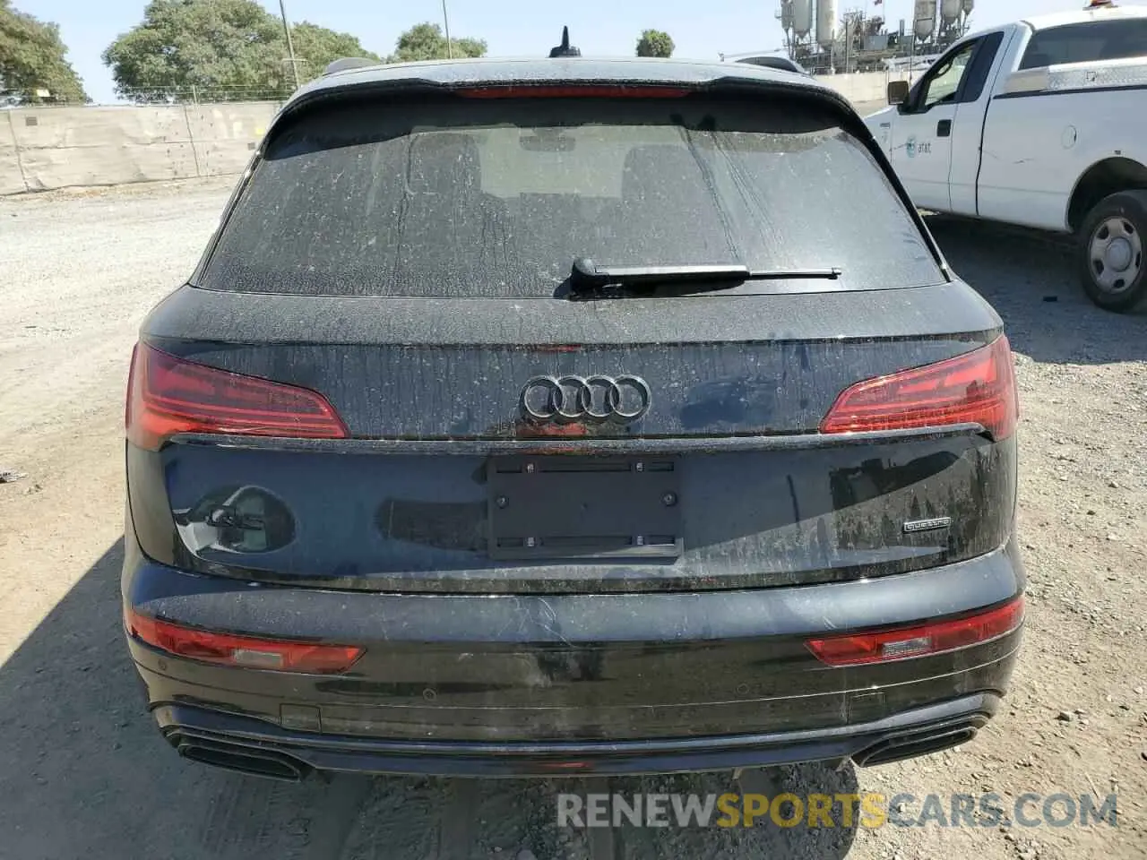6 Photograph of a damaged car WA1EAAFY2R2037200 AUDI Q5 2024