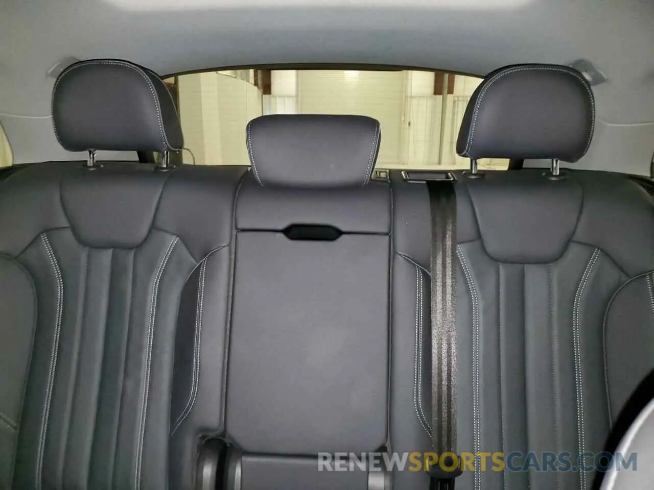10 Photograph of a damaged car WA1EAAFY2R2070150 AUDI Q5 2024