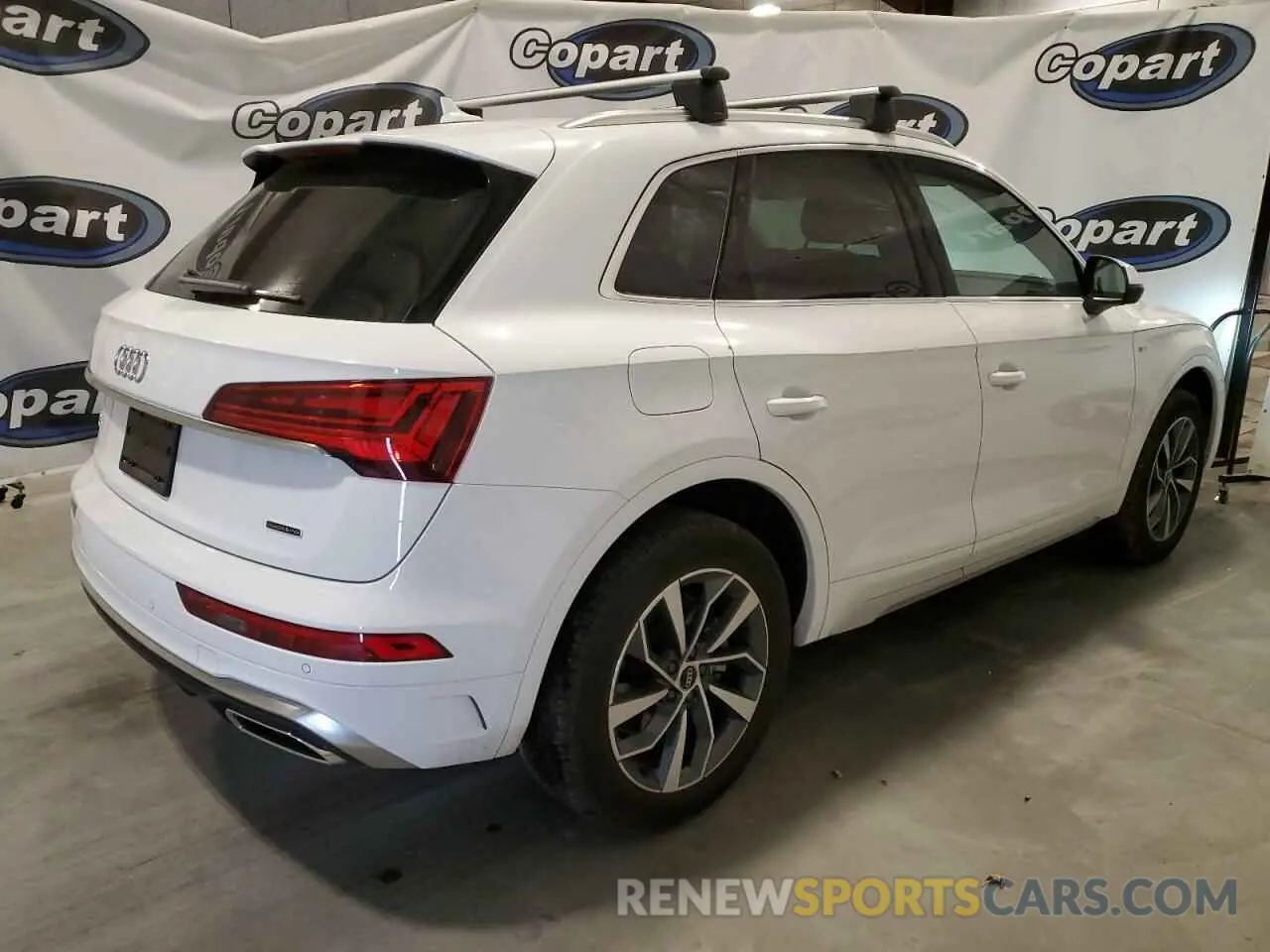 3 Photograph of a damaged car WA1EAAFY2R2070150 AUDI Q5 2024