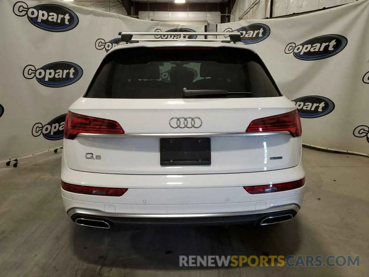 6 Photograph of a damaged car WA1EAAFY2R2070150 AUDI Q5 2024