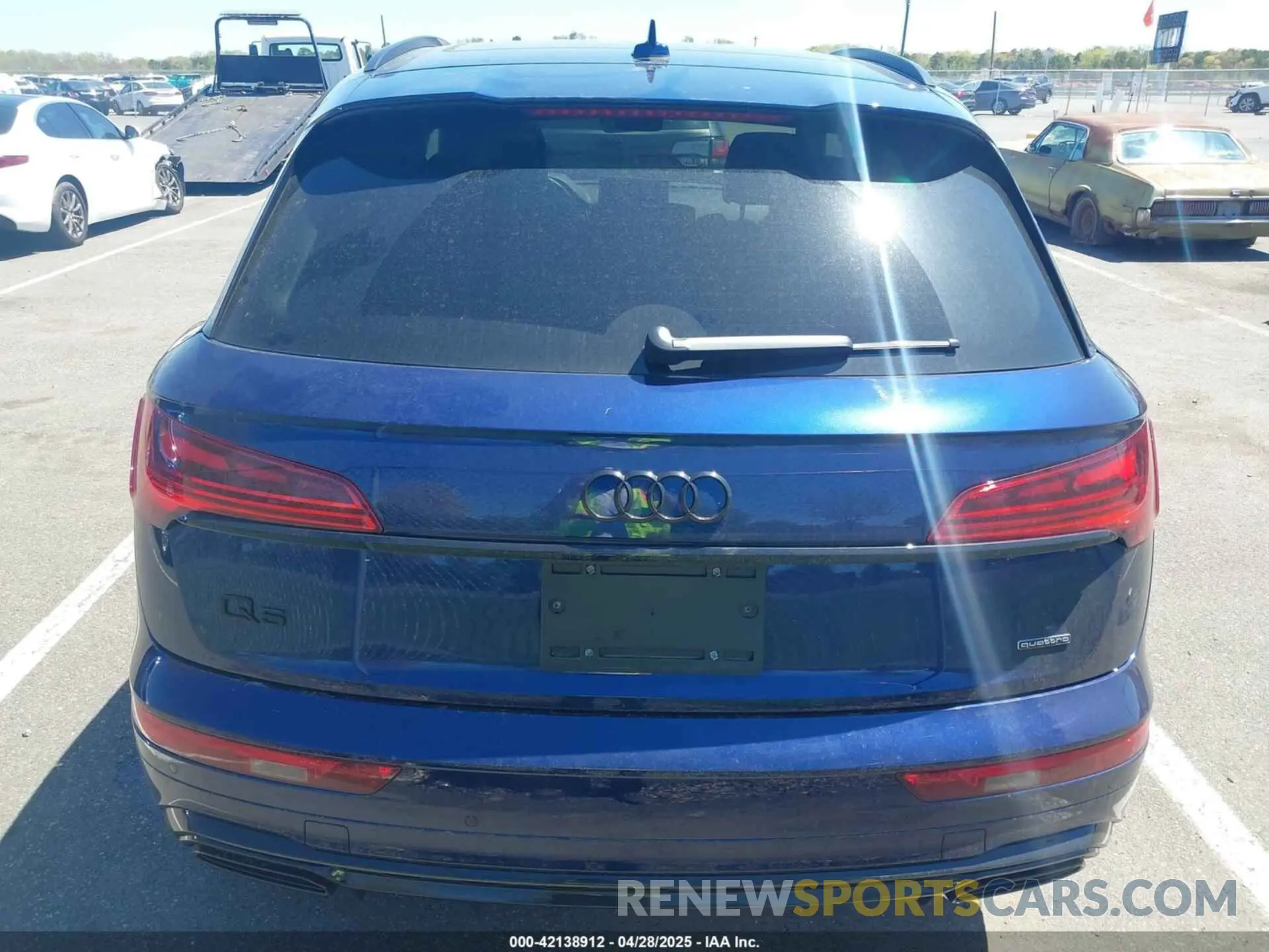16 Photograph of a damaged car WA1EAAFY2R2096702 AUDI Q5 2024