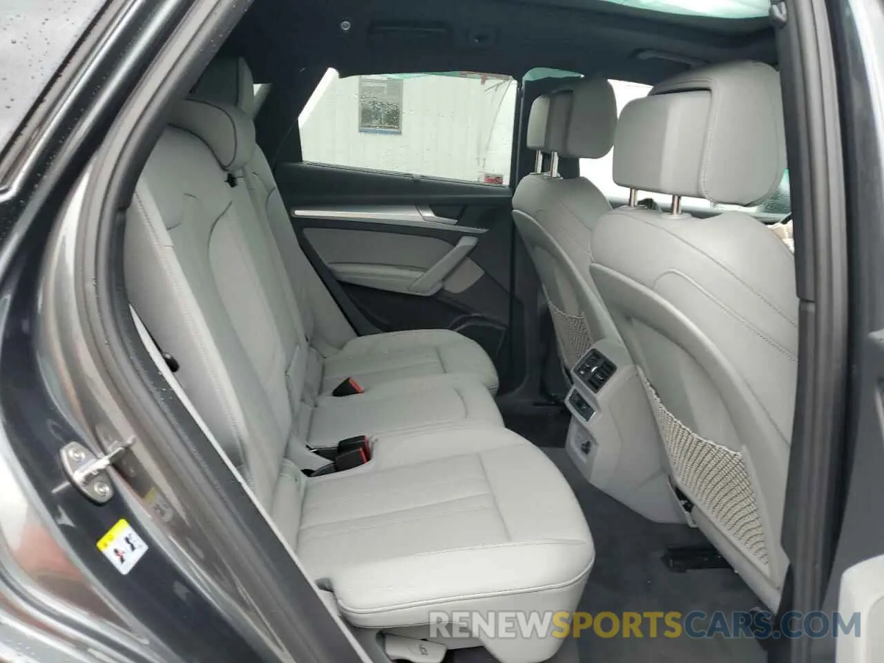 11 Photograph of a damaged car WA1EAAFY2R2145381 AUDI Q5 2024