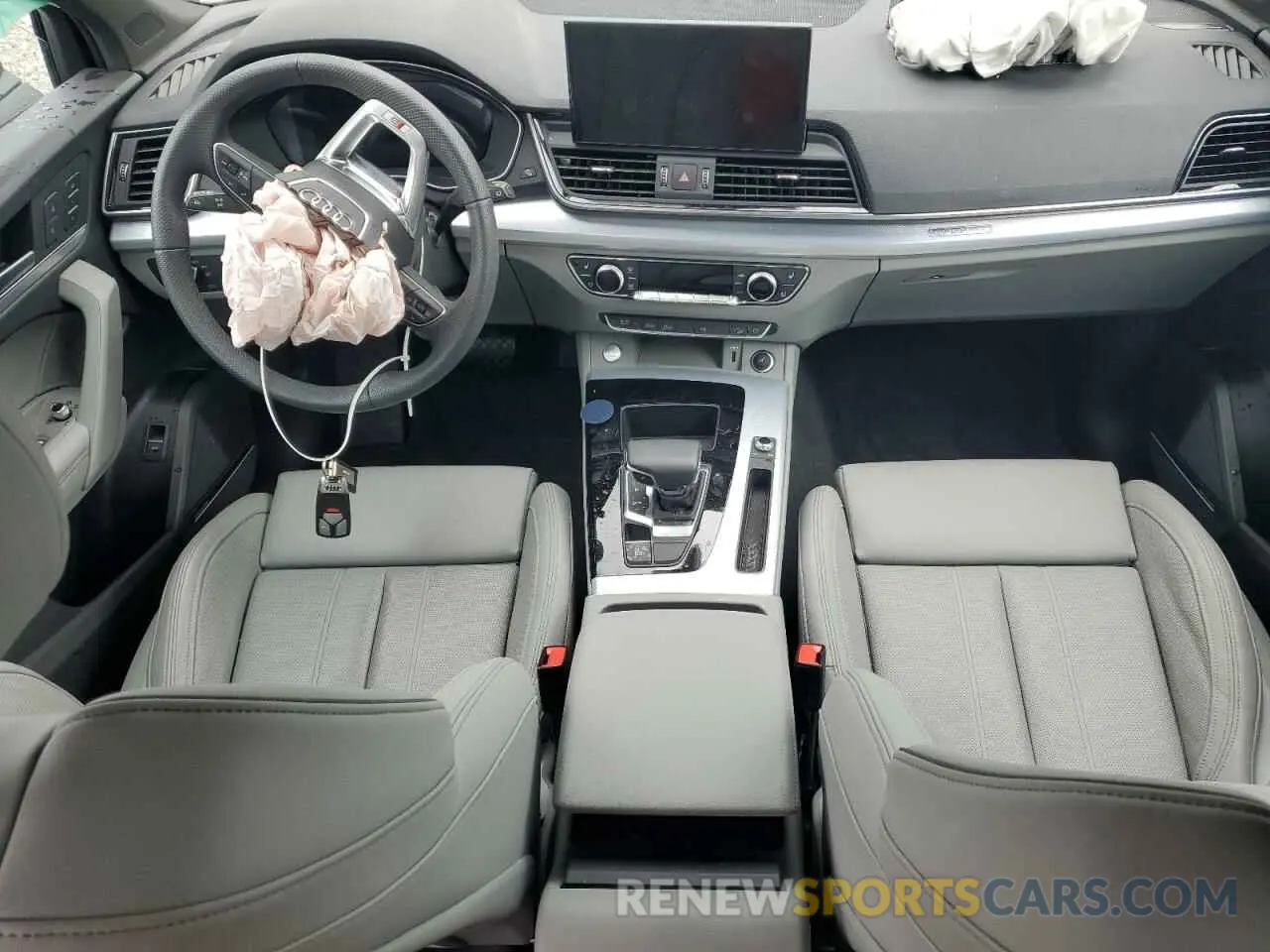 8 Photograph of a damaged car WA1EAAFY2R2145381 AUDI Q5 2024