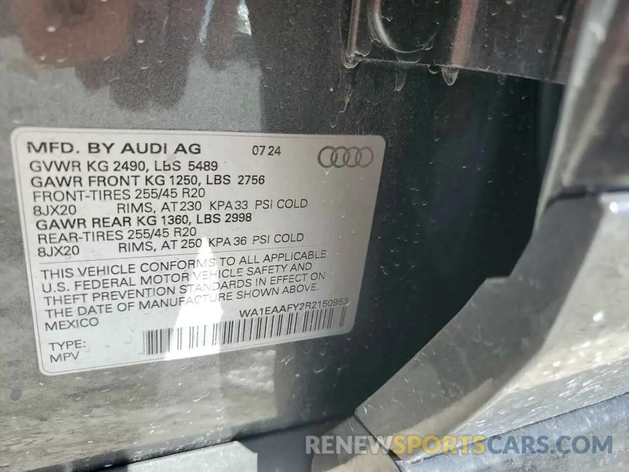 12 Photograph of a damaged car WA1EAAFY2R2150953 AUDI Q5 2024