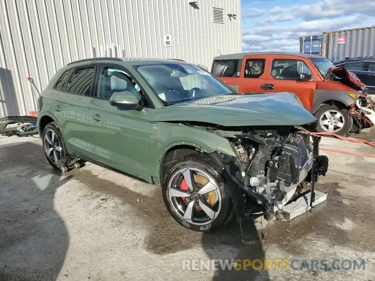 4 Photograph of a damaged car WA1EAAFY3R2001094 AUDI Q5 2024