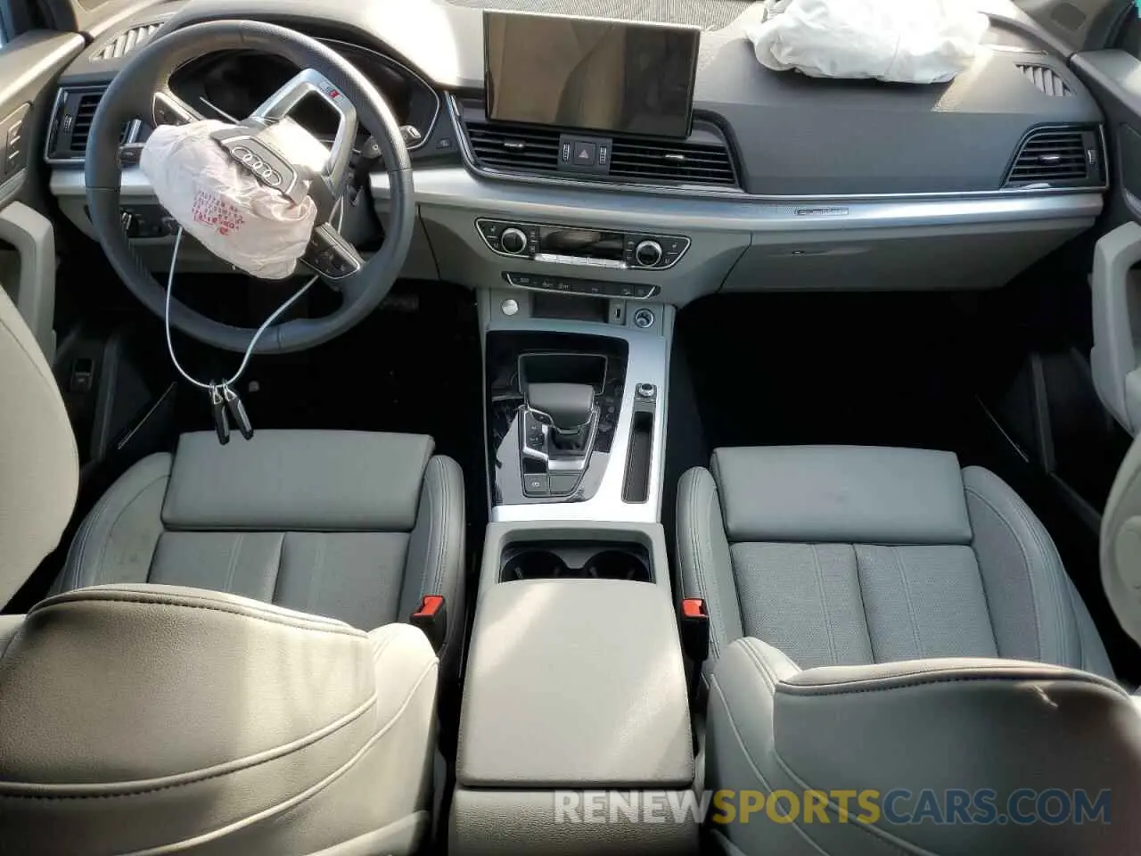 8 Photograph of a damaged car WA1EAAFY3R2001094 AUDI Q5 2024