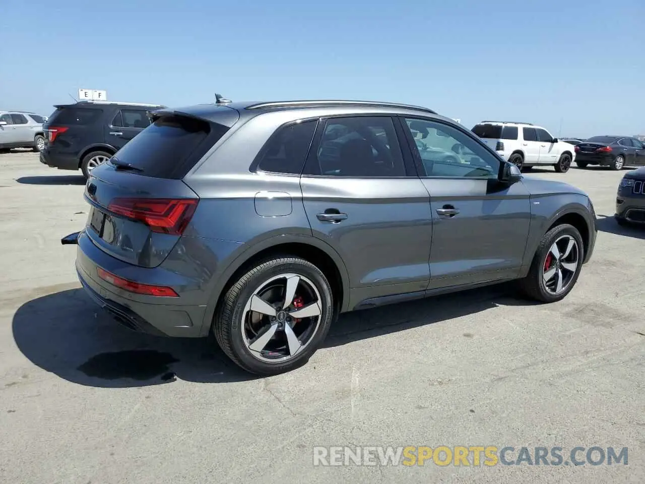 3 Photograph of a damaged car WA1EAAFY3R2004982 AUDI Q5 2024