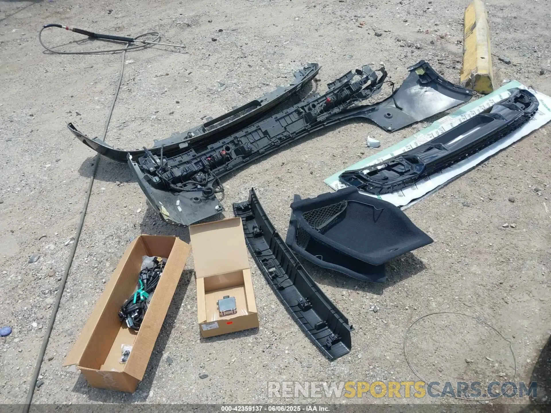 12 Photograph of a damaged car WA1EAAFY3R2011771 AUDI Q5 2024
