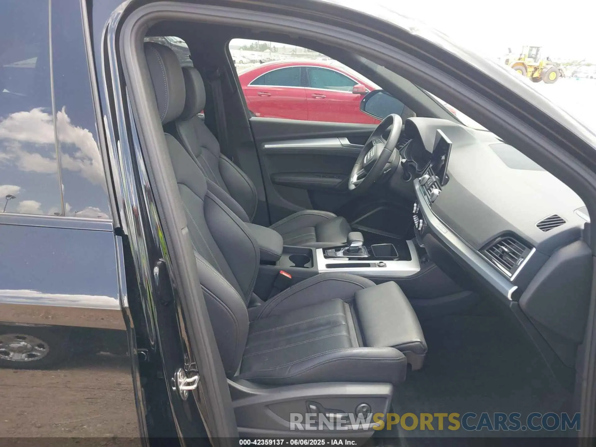 5 Photograph of a damaged car WA1EAAFY3R2011771 AUDI Q5 2024