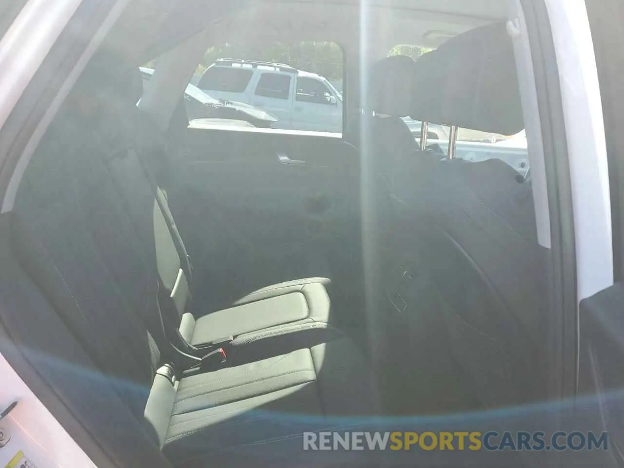 10 Photograph of a damaged car WA1EAAFY3R2072117 AUDI Q5 2024