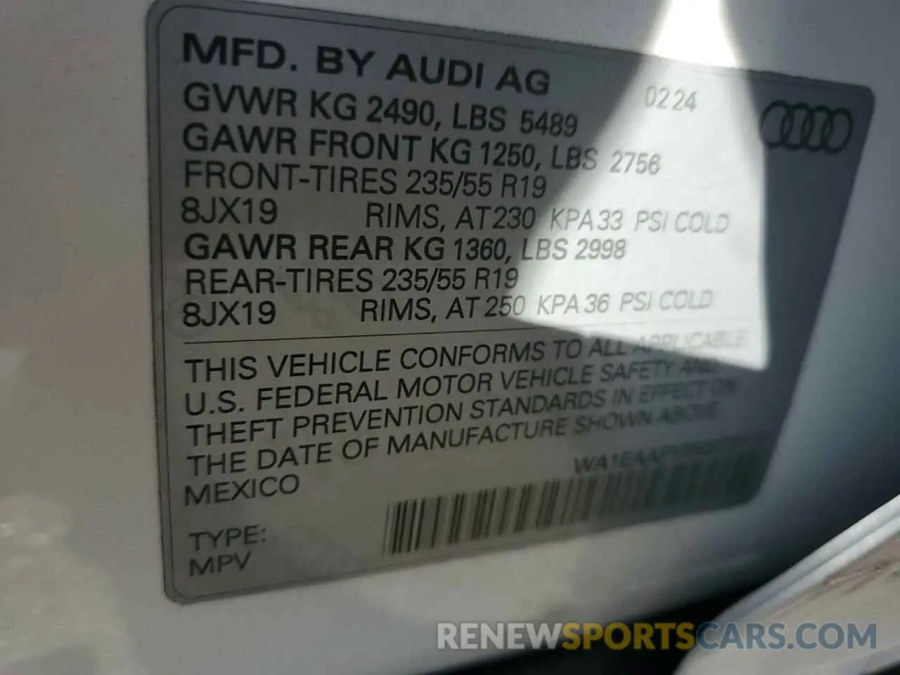 12 Photograph of a damaged car WA1EAAFY3R2072117 AUDI Q5 2024