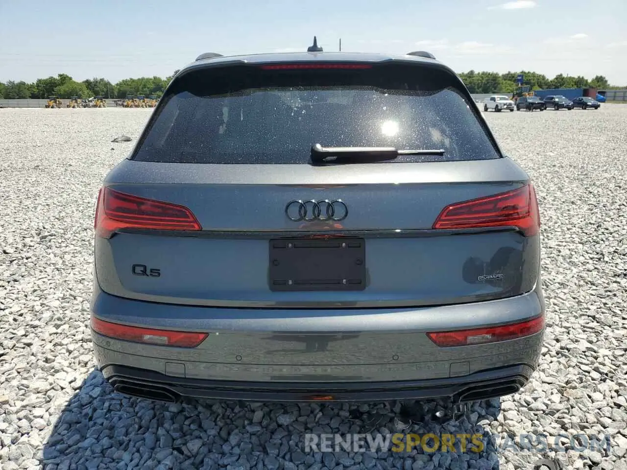 6 Photograph of a damaged car WA1EAAFY4R2015571 AUDI Q5 2024
