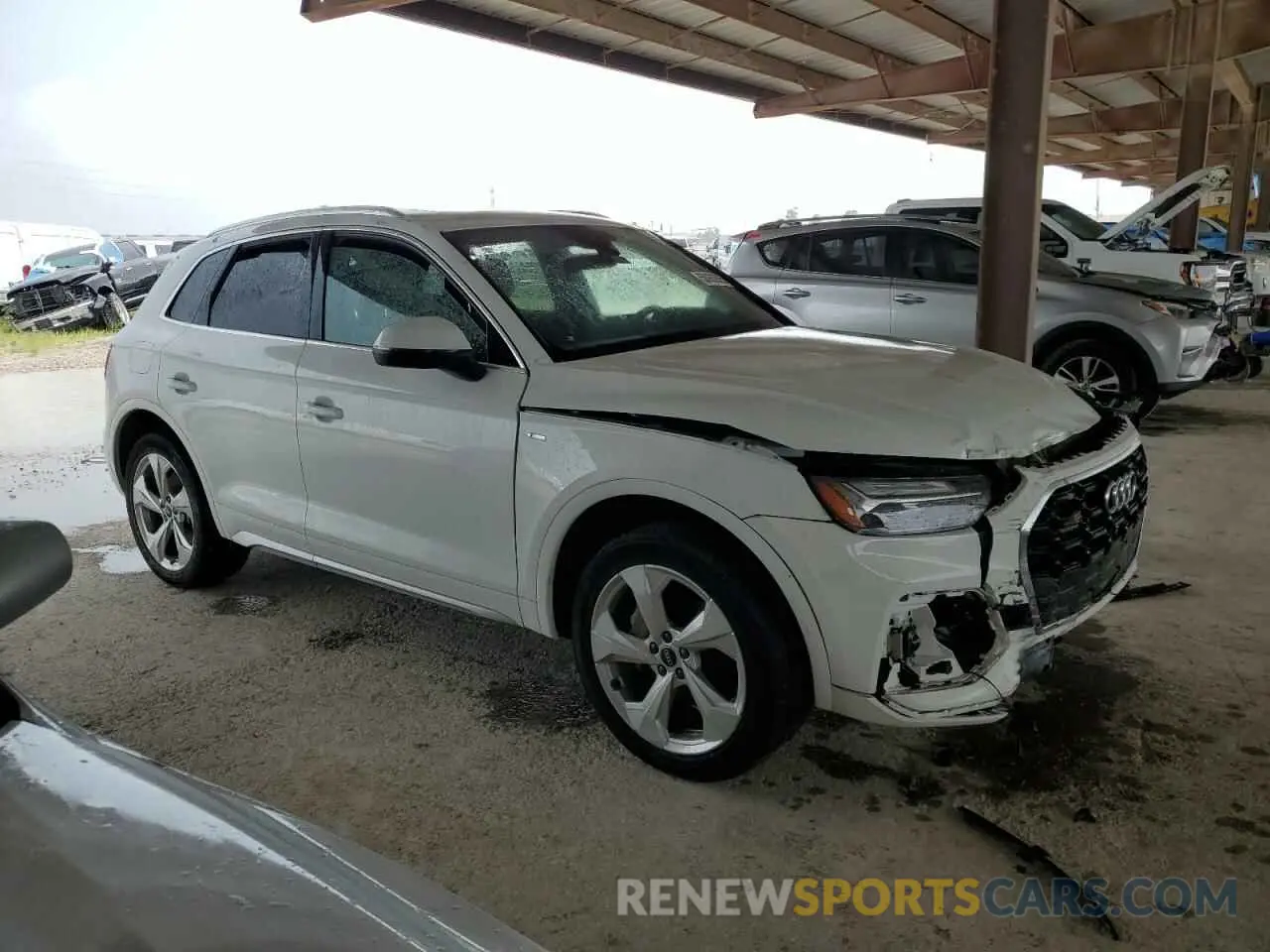 4 Photograph of a damaged car WA1EAAFY4R2023038 AUDI Q5 2024