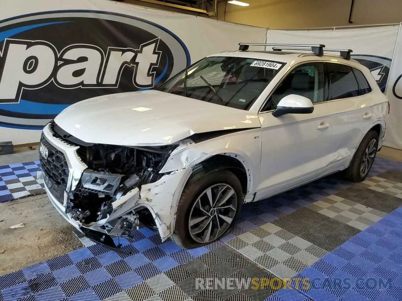 1 Photograph of a damaged car WA1EAAFY4R2066357 AUDI Q5 2024