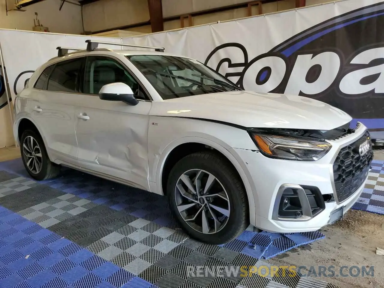 4 Photograph of a damaged car WA1EAAFY4R2066357 AUDI Q5 2024