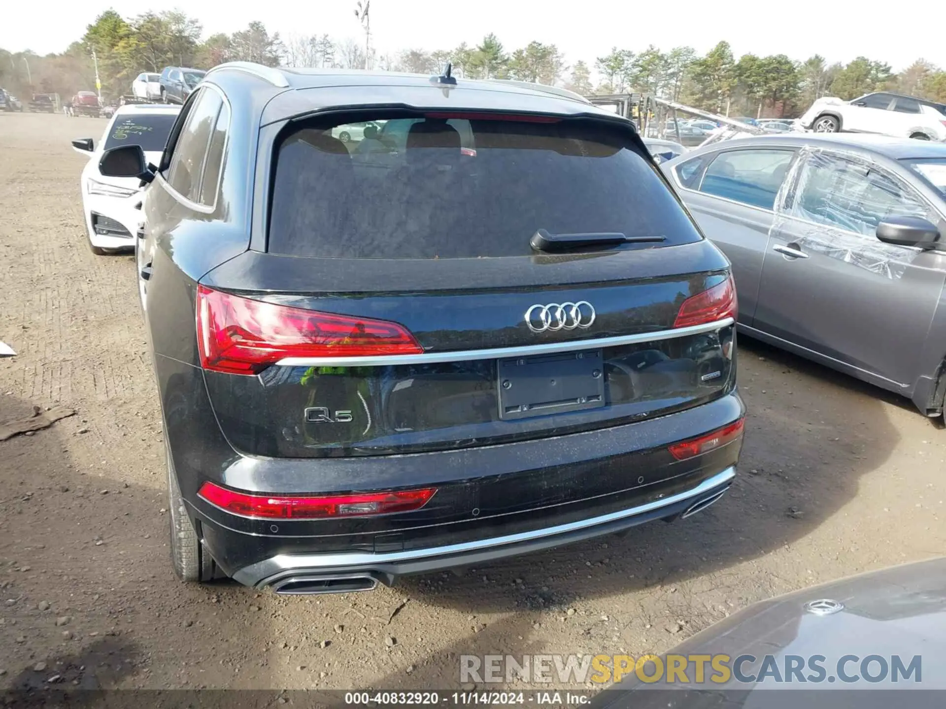 16 Photograph of a damaged car WA1EAAFY4R2137184 AUDI Q5 2024
