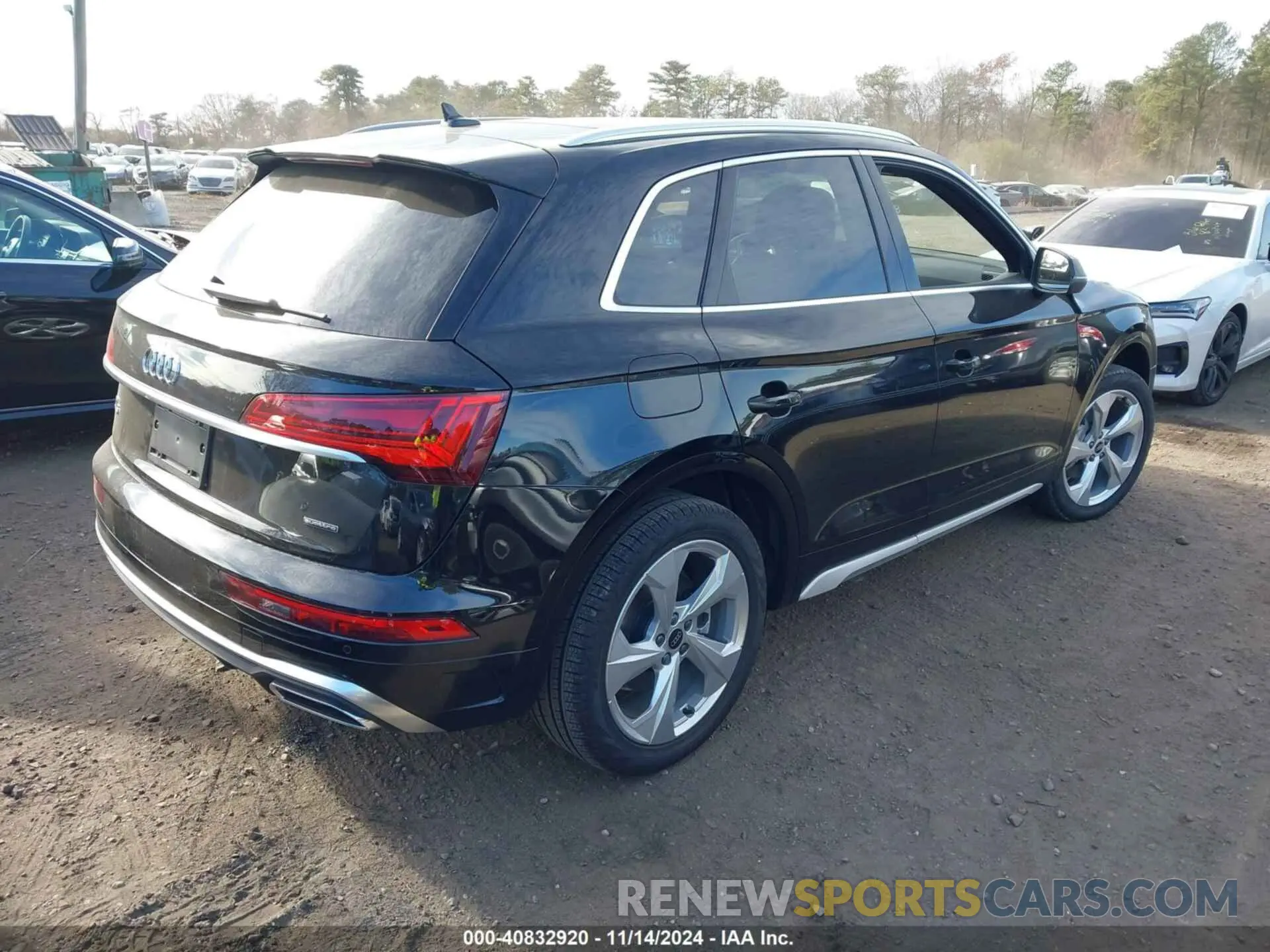 4 Photograph of a damaged car WA1EAAFY4R2137184 AUDI Q5 2024