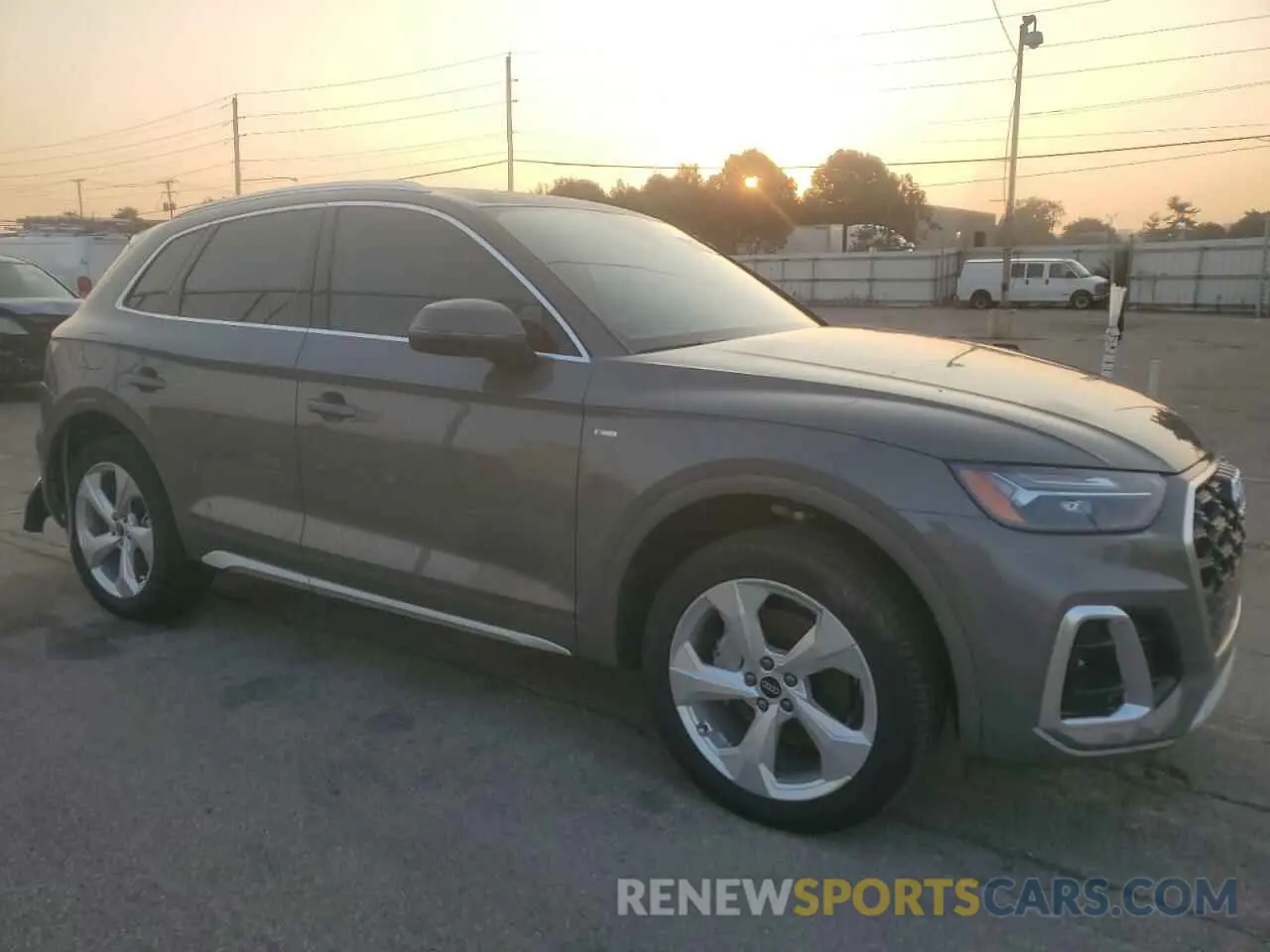 4 Photograph of a damaged car WA1EAAFY5R2034369 AUDI Q5 2024