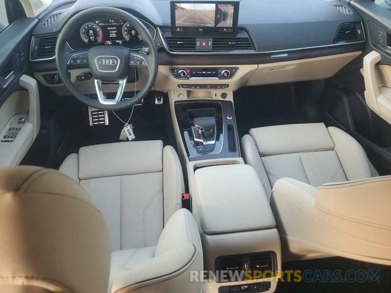 8 Photograph of a damaged car WA1EAAFY5R2034369 AUDI Q5 2024