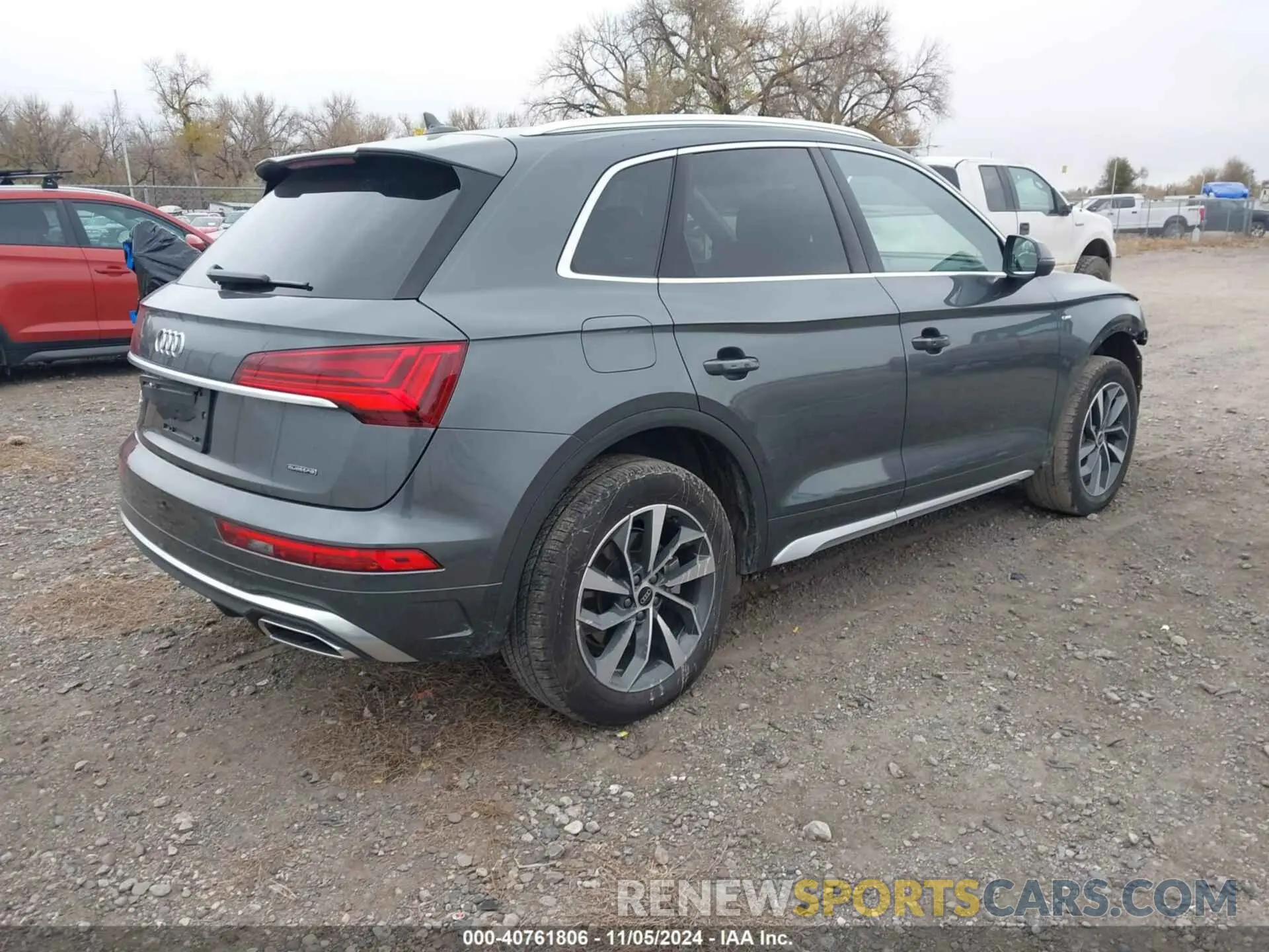 4 Photograph of a damaged car WA1EAAFY5R2070692 AUDI Q5 2024