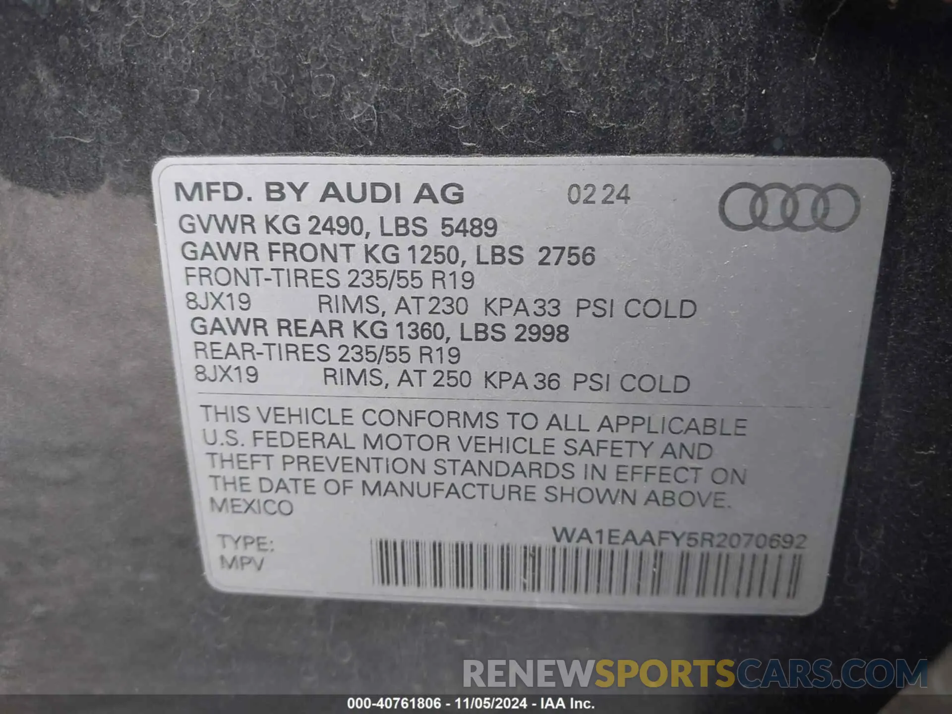 9 Photograph of a damaged car WA1EAAFY5R2070692 AUDI Q5 2024