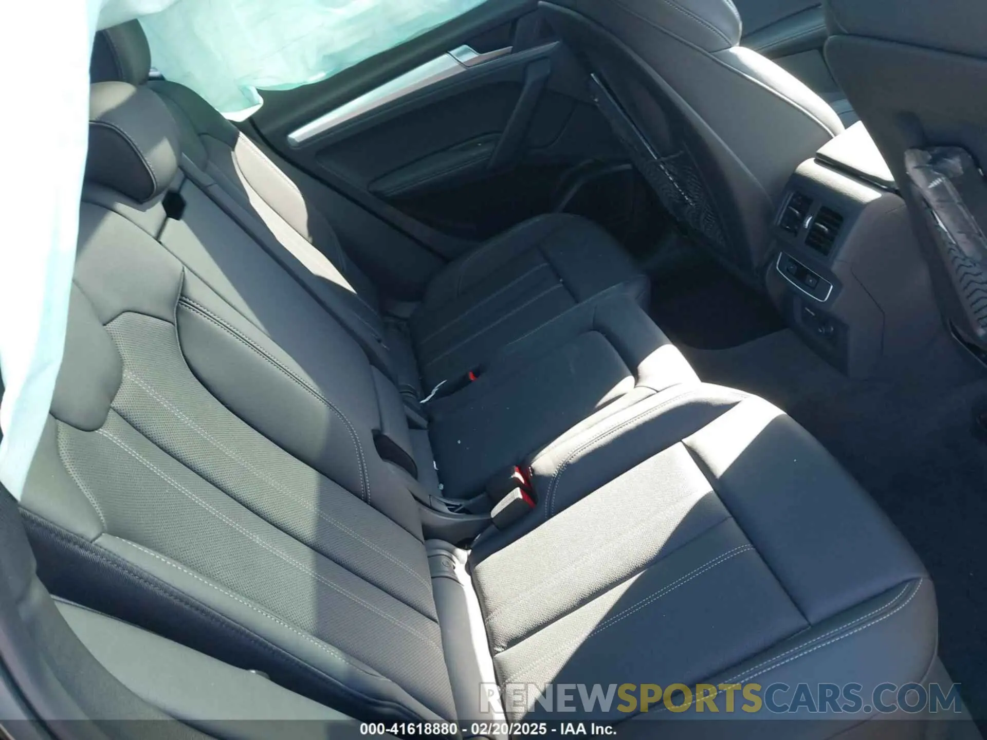 8 Photograph of a damaged car WA1EAAFY5R2120135 AUDI Q5 2024