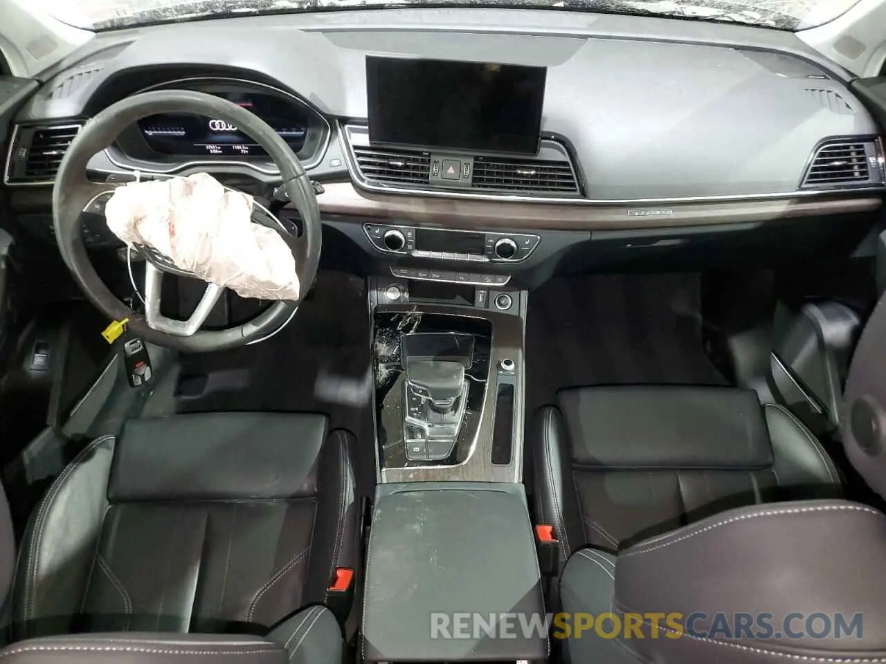 8 Photograph of a damaged car WA1EAAFY7R2027147 AUDI Q5 2024