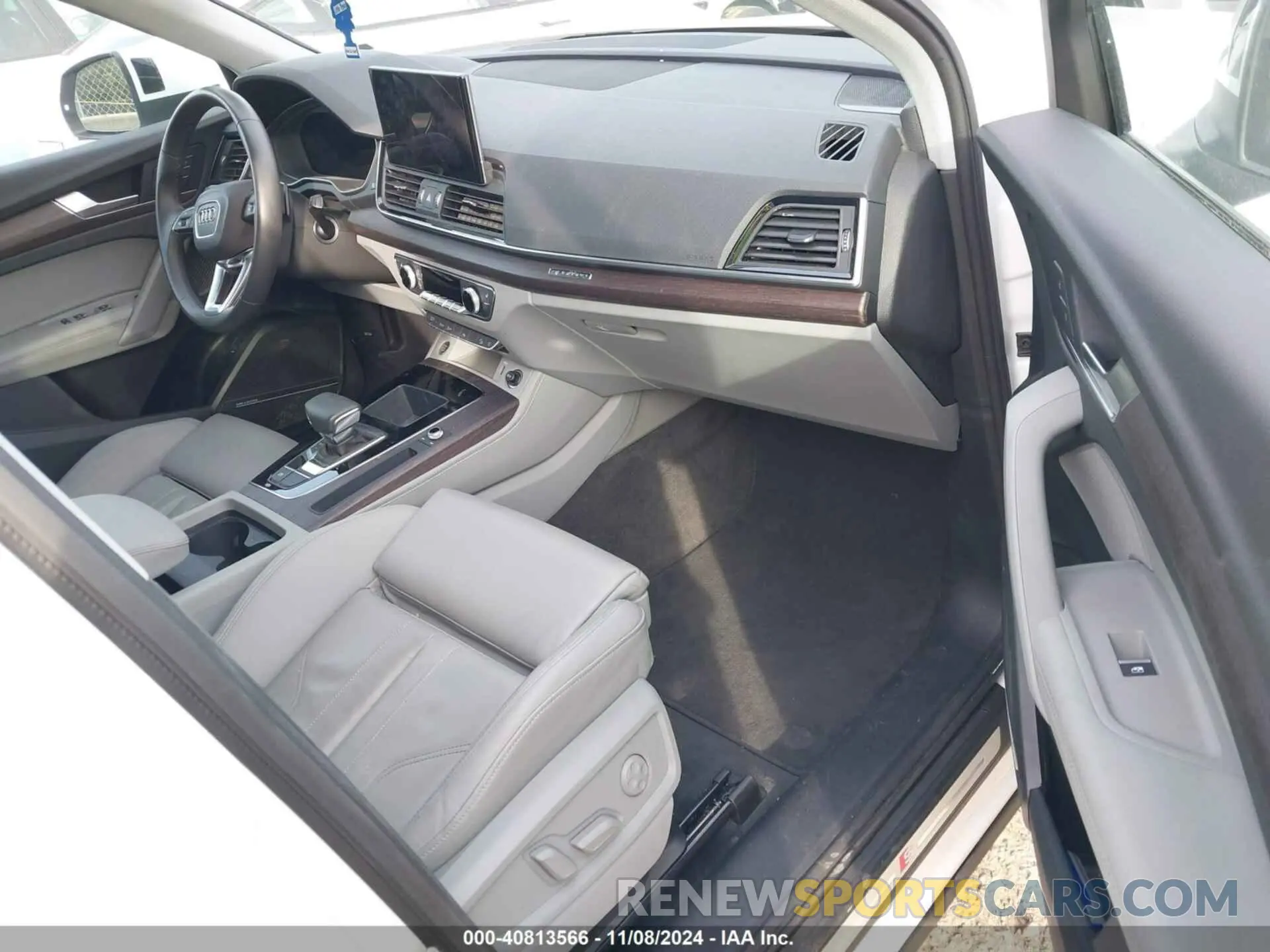 5 Photograph of a damaged car WA1EAAFY7R2034034 AUDI Q5 2024