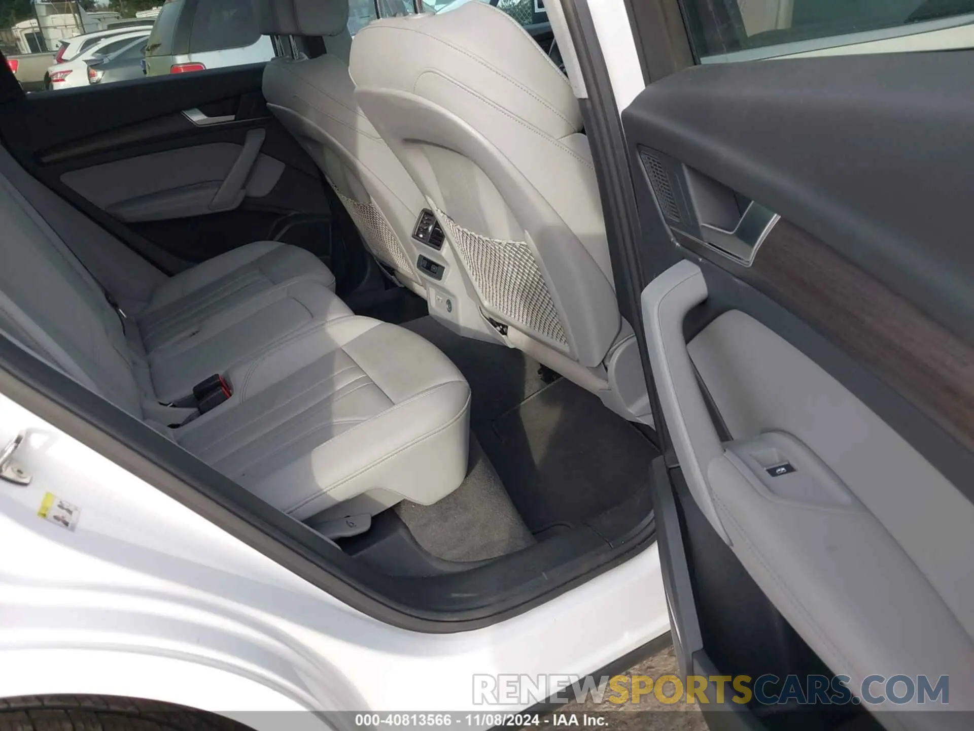 8 Photograph of a damaged car WA1EAAFY7R2034034 AUDI Q5 2024
