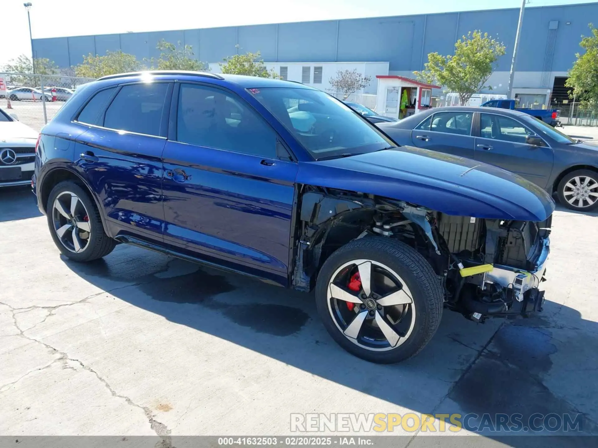 1 Photograph of a damaged car WA1EAAFY7R2066174 AUDI Q5 2024